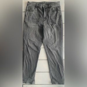American Eagle Mom Jean
